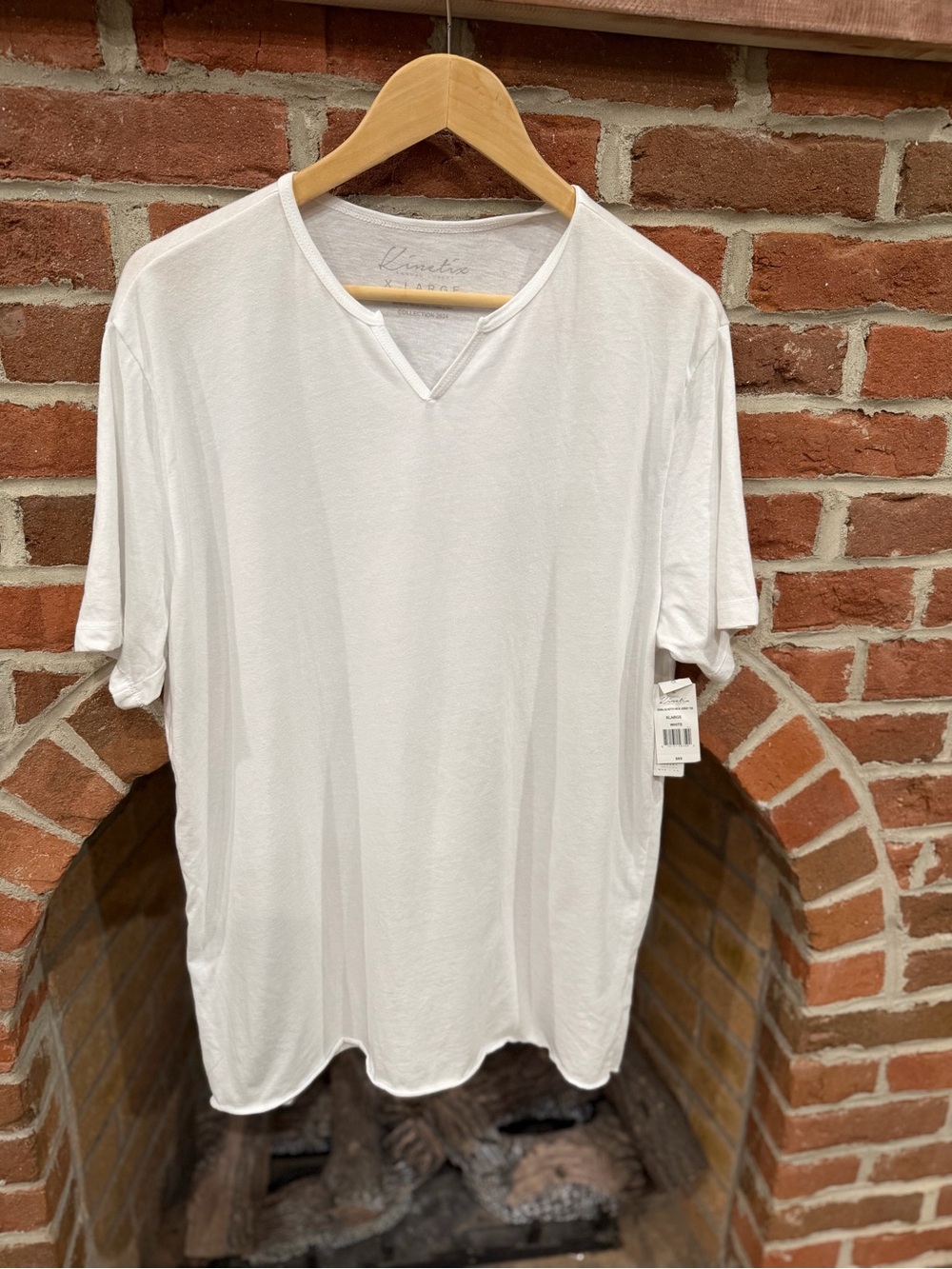 Kinetix Men's White Short Sleeve V-Notch Tee